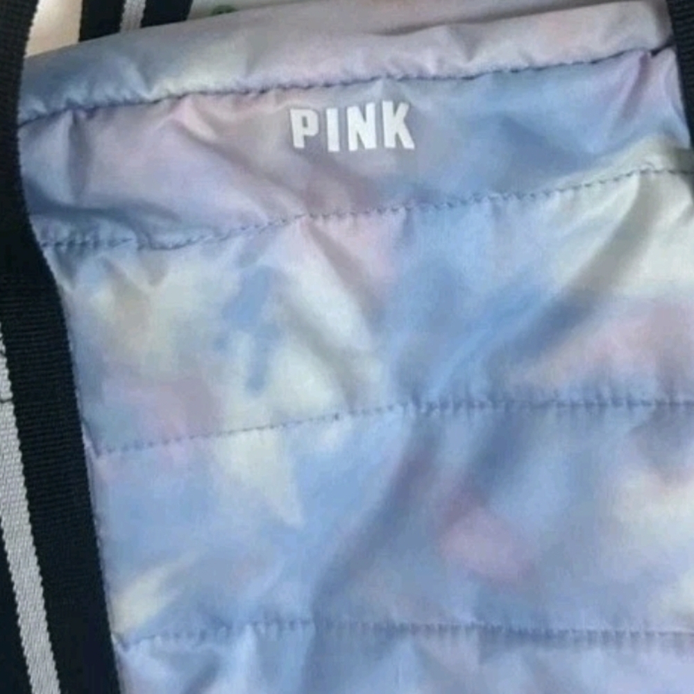 Victoria’s Secret PINK Duffel Weekender Travel Bag Blue Quilted Tie Dye Strap 💵 - Picture 4 of 10